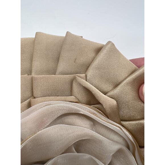 Bijoux Terner Gold Mesh Layered Ruffle Flower Clutch Evening bag no strap - Picture 4 of 8